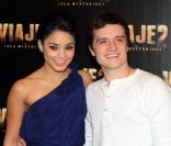 Vanessa Hudgens et Josh Hutcherson lors de l'avant-première de Voyage au centre de la Terre 2, à Mexico le 27 janvier 2012