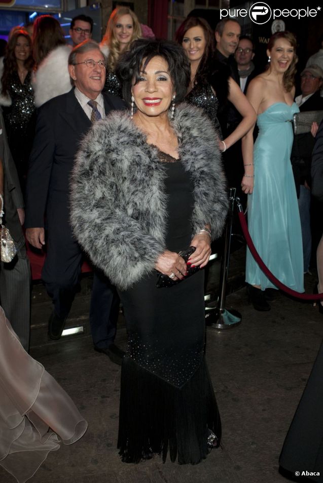 La chanteuse Shirley Bassey à la Lambertz Monday Night de Cologne, le 30 janvier 2012.