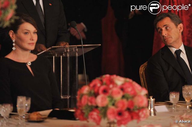  Nicolas Sarkozy et Carla Bruni à l'occasion d'un grand dîner d'État en l'honneur d'Alassane Ouattara, président de la Côte d'Ivoire. Le 26 janvier 2012 à l'Élysée. 
 &nbsp; 
 &nbsp; 