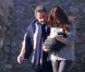 Carla Bruni et Nicolas Sarkozy se promènent avec Giulia, le 31 octobre, à la Lanterne.