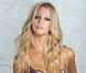 Liz Solari, blonde aux yeux bleus, pose sensuellement pour la marque de lingerie Lody et nous envoûtent grâce à sa beauté d'un autre monde.
