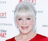 Linda Evans et Christie Brinkley : D'épatantes doyennes pour un superbe défilé
