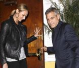 George Clooney et Stacey Keibler après un dîner en amoureux à Los Angeles, le 8 février 2012