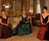 Kristin Scott-Thomas, Uma Thurman et Christina Ricci dans Bel Ami.