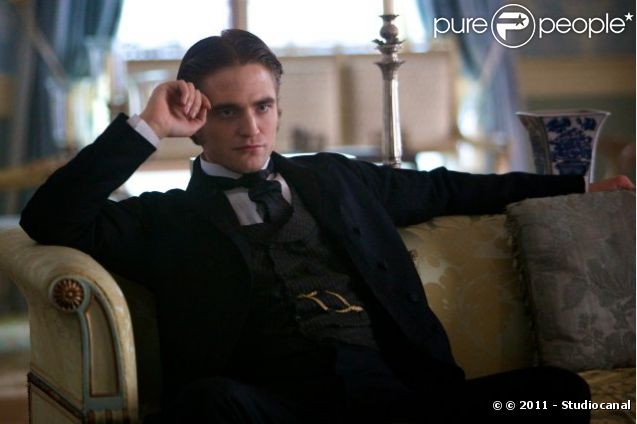 Robert Pattinson dans Bel Ami.