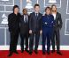 Maroon 5 sur le tapis rouge de la cérémonie des 54e Grammy Awards au Staples Center de Los Angeles le 12 février 2012. Les stars étaient nombreuses à être venues accompagnées pour la grand-messe des récompenses musicales américaines.