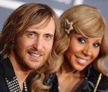 David et Cathy sur le tapis rouge de la cérémonie des 54e Grammy Awards au Staples Center de Los Angeles le 12 février 2012. Les stars étaient nombreuses à être venues accompagnées pour la grand-messe des récompenses musicales américaines.