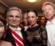 Boris Becker et Lilly Kerssenberg au 56e Bal de l'Opéra à Vienne.
Comme chaque année, de nombreuses célébrités et personnalités ont assisté en toute élégance au 56e Bal de l'Opéra de Vienne, le 16 février 2012.