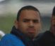 Chris Brown et sa compagne Karrueche Tran passent l'après-midi sur une plage de Miami avec des amis le 17 février 2012