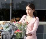 Sophia Bush fait ses courses à Los Angeles, le mardi 28 février 2012.