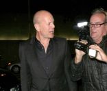 Bruce Willis sort du restaurant Craig\'s dans West Hollywood le 1er mars 2012