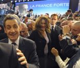 Carla Bruni et Nicolas Sarkozy au premier meeting de campagne, à Marseille, le 19 février 2012.<br />