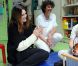 Carla Bruni : En visite, mais pas en campagne, la première dame fait sa timide