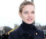 Natalia Vodianova à son arrivée au défilé Valentino le 6 mars 2012