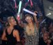 Paris Hilton fait la fêt lors de la soirée de son chéri DJ Afrojack à Miami le 24 mars 2012 