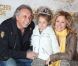 Lara Fabian et Gérard Pullicino avec leur fille, craquante face à Blanche-Neige