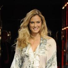 Bar Refaeli à Milan, sur le plateau de l'émission Chiambretti Sunday Show. Le 28 janvier 2012.