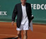 Patrick Poivre d\'Arvor à Monaco le 21 avril 2012 pour un match exhibition avec le prince Albert II de Monaco, Arnaud Boetsch et Guy Forget, dans le cadre du Rolex Masters 1000 de Monte-Carlo.