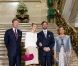  Le grand-duc héritier Guillaume de Luxembourg et sa fiancée la comtesse Stéphanie de Lannoy entourés du couple grand-ducal, Henri et Maria Teresa de Luxembourg, le 27 avril 2012 au château de Berg. 
 La comtesse Stéphanie de Lannoy, qui s'apprête à épouser le grand-duc héritier Guillaume de Luxembourg, prince de Nassau et de Bourbon-Parme, a été officiellement présentée aux autorités nationales, à la presse et au public le 27 avril 2012. La séance photo a eu lieu au palais grand-ducal, au lendemain de l'annonce de leurs fiançailles. 