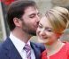Photo des fiançailles du grand-duc héritier Guillaume de Luxembourg et de la comtesse Stéphanie de Lannoy, le 27 avril 2012, au château de Berg, à l'issue du déjeuner réunissant leurs deux familles, au lendemain de l'annonce de leurs fiançailles.