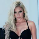 Lina Posada éveille nos sens et dévoilant son atout charme en lingerie coquine