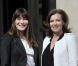 Carla Bruni-Sarkozy et Valérie Trierweiler sur le perron de l'Elysée lors de la passation de pouvoir entre Nicolas Sarkozy et François Hollande, le 15 mai 2012.