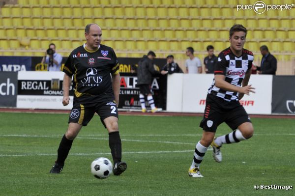 Albert de Monaco le 22 mai 2012 à Monaco pour un match de charité organisé au profit de l'association de la princesse Charlène