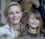 Le prince Albert et Charlene : Complices et entourés des enfants du palais