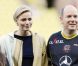 Albert de Monaco et sa femme la princesse Charlène accompagné de la jeune Alexandra de Hanovre lors d'un match de foot de charité donné en faveur de l'association de la princesse Charlène au Stade Louis II de Monaco le 22 mai 2012