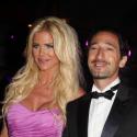 Victoria Silvstedt : Entre Adrien Brody et son amoureux, elle prend la pose