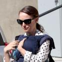 Natalie Portman, tellement fière, assiste aux premiers pas de son fils Aleph