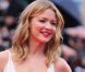 Virginie Efira lors de la montée des marches de la cérémonie de clôture du Festival de Cannes. Le 27 mai 2012.