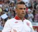 Robbie Williams entre dans le stade d'Old Trafford, à quelques minutes du coup d'envoi du match de charité Soccer Aid 2012. Manchester, le 27 mai 2012.