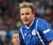 Gordon Ramsay en pleine action durant le match de charité Soccer Aid 2012 à Old Trafford. Manchester, le 27 mai 2012.