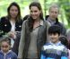 La duchesse de Cambridge, Kate Middleton, est partie à la rencontre des enfants de quartiers déshérités à Wrotham dans le Kent dans le cadre du projet Ark Schools, le 17 juin 2012