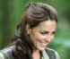La duchesse de Cambridge, Kate Middleton, est partie à la rencontre des enfants de quartiers déshérités à Wrotham dans le Kent dans le cadre du projet Ark Schools, le 17 juin 2012. La duchesse reste élégante en toutes circonstances