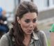 La duchesse de Cambridge, Kate Middleton, superbe, est partie à la rencontre des enfants de quartiers déshérités à Wrotham dans le Kent dans le cadre du projet Ark Schools, le 17 juin 2012