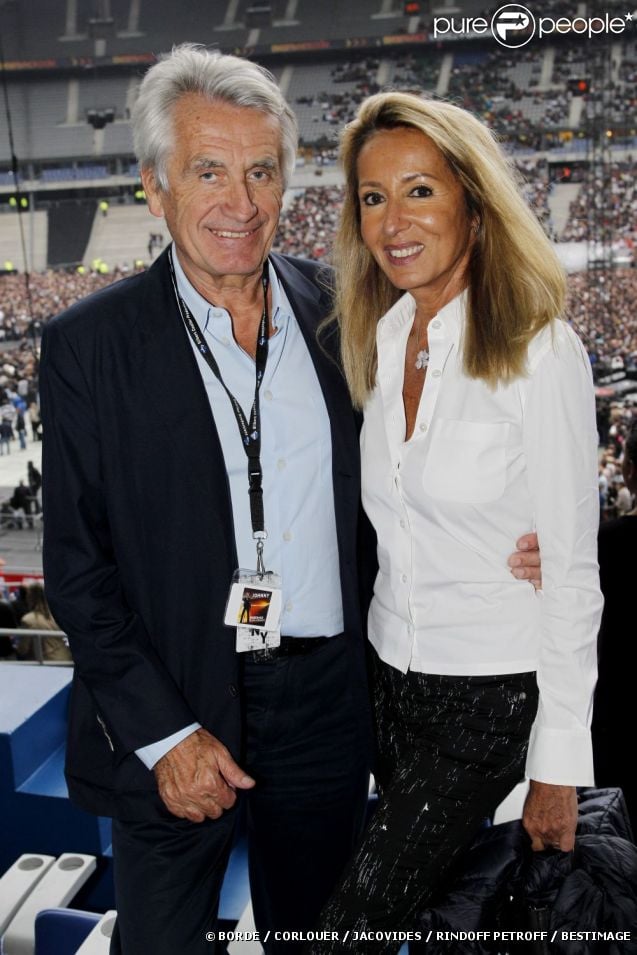 EXCLU : Nicole et Gilbert Coullier au Stade de France pour les concerts de Johnny Hallyday, juin 2012.