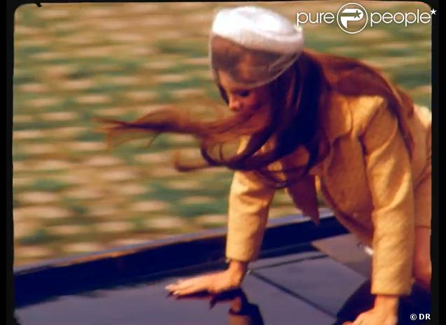 Lana Del Rey fait revivre à l'Amérique l'un de ses traumatismes dans le clip de  National Anthem , réalisé par Anthony Mandler, juin 2012.