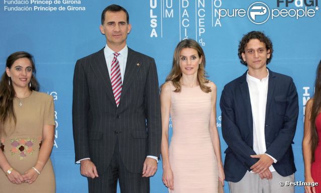 AGENDA DE LOS PRINCIPES DE ASTURIAS - Página 63 886126-letizia-d-espagne-et-le-prince-felipe-637x0-2