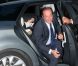 François Hollande arrive au théâtre du Rond-Point où Jean-Michel Ribes célébrait ses dix ans, à Paris, le 30 juin 2012. Dans la voiture, on devine la présence de Valérie Trierweiler.