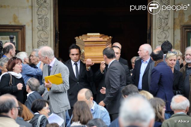 Les funérailles de Maurice Chevit se sont déroulées le 6 juillet 2012 en l'église Sainte-Anne à Charenton-Le-Pont