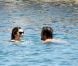 Kelly Brook et son compagnon Thom Evans profitent des joies de la mer et du soleil sur l'île d'Ischia, en Italie, le 9 juillet 2012