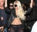 Lady Gaga à la descente de son avion, aéroport de Los Angeles, le 9 juillet 2012.