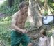 Daniel Moder, ses jumeaux Phinnaeus et Hazel et le petit dernier Henri profitent de leurs vacances à Kauai pendant que Julia Roberts se repose le 12 juillet 2012