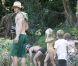 Daniel Moder, ses jumeaux Phinnaeus et Hazel et le petit dernier Henri profitent de leurs vacances à Kauai pendant que Julia Roberts se repose le 12 juillet 2012