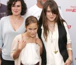 Rumer, Scout et Tallulah, filles de Bruce Willis et Demi Moore, en 2008 près de Los Angeles.