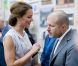 Kate Middleton, dans une robe Roksanda Ilincic, a rencontré Jonathan Ive (Apple) lors de la réception Creative Industries organisée par le Founders Forum et pour la campagne gouvernementale GREAT, à l'Académie royale des arts de Londres, le 30 juillet 2012, en marge des JO.