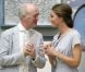 Coiffée d'un chignon mettant en valeur ses boucles d'oreille Kiki McDonough, Kate Middleton, dans une robe Roksanda Ilincic, lors de la réception Creative Industries organisée par le Founders Forum et pour la campagne gouvernementale GREAT, à l'Académie royale des arts de Londres, le 30 juillet 2012, en marge des JO.