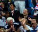 Le prince William et le prince Harry ont applaudi la médaille de bronze de l'équipe masculine britannique dans le concours général de gymnastique, le 30 juillet 2012.
